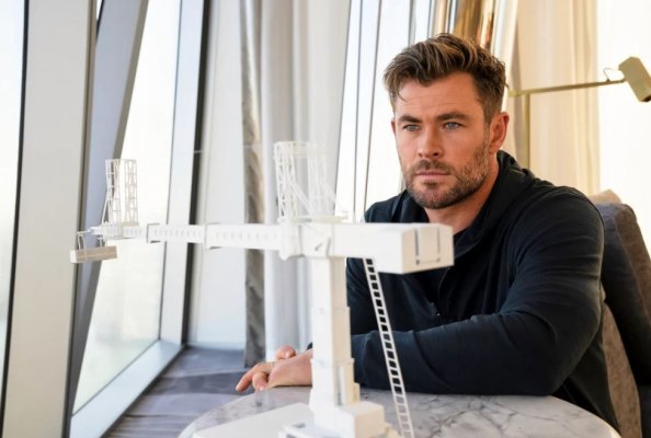 Ce schimbări a făcut actorul Chris Hemsworth în viața sa, după ce a aflat că e predispus la Alzheimer