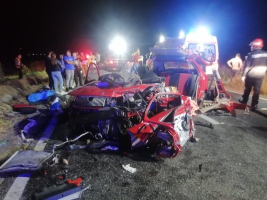 Accident mortal, cu 6 victime, la ieșire din Mihai Viteazu; o mașină s-a rupt în două!