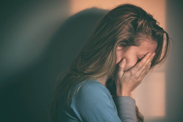 Cum poate arăta depresia la adolescenți și când e nevoie de ajutor. Ce să nu facă părintele