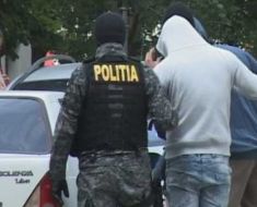 Un bărbat a fost reținut pentru că a condus beat, drogat și fără permis