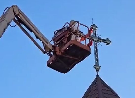 Teodosie s-a înălțat la cer... cu macaraua și a făcut un spectacol de zile mari! Video