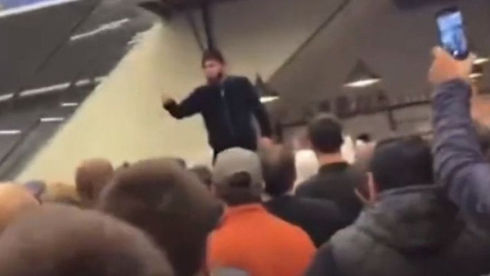 Un aeroport a fost luat cu asalt de propalestineni. Video