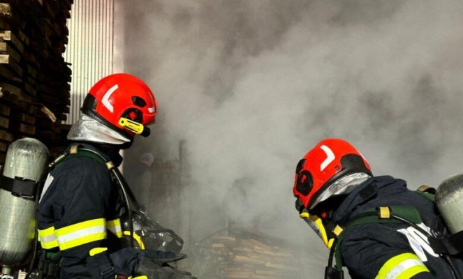 Incendiu la o casă, în Ovidiu