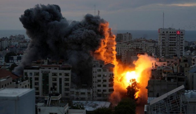Lupte aprige şi luări de ostatici în zeci de locaţii din sudul Israelului