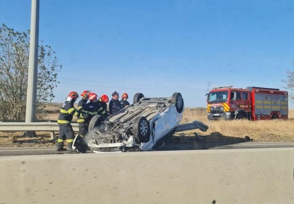 Autoturism răsturnat, în zona hanului Kartali, din Mihail Kogălniceanu