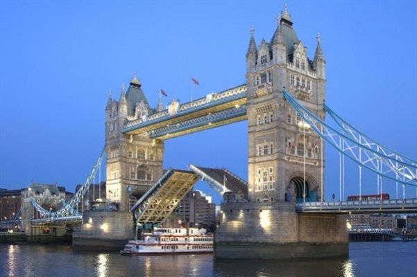 Salariile din Marea Britanie cresc acum mai repede decât prețurile