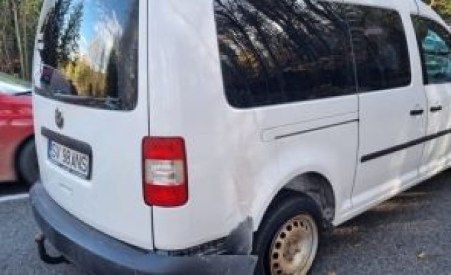 Urmărire cu focuri de arme: un tânăr beat și fără permis a furat o mașină