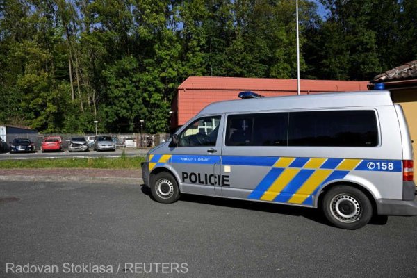 Migranţi: Polonia, Cehia şi Austria anunţă introducerea de controale temporare la graniţa cu Slovacia
