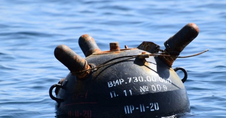 Alertă pe Marea Neagră, lângă Sulina! O navă a lovit o mină marină