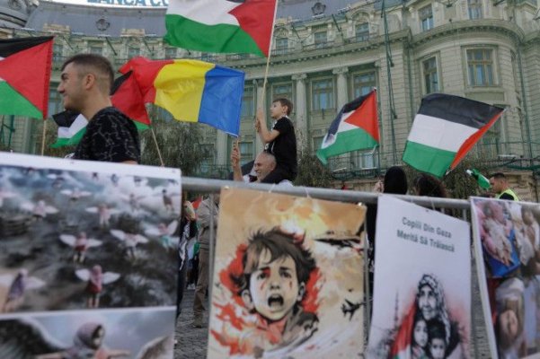 Zeci de palestinieni stabiliți în România au ieșit în stradă