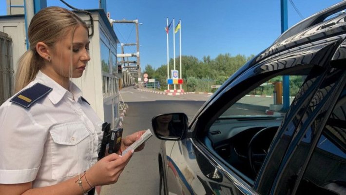 Șofer, cu permisul de conducere suspendat, prins la graniță