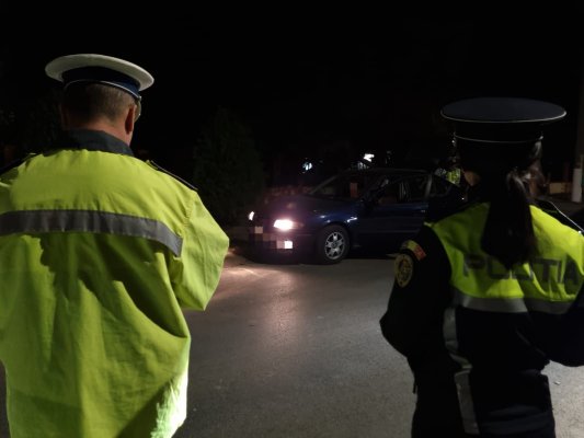 Cercetat penal după ce s-a urcat beat la volan și a produs o tamponare 