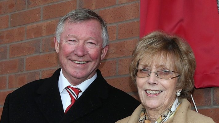 Sir Alex Ferguson, legendarul antrenor al lui Manchester United, a rămas văduv după 57 de ani de căsnicie