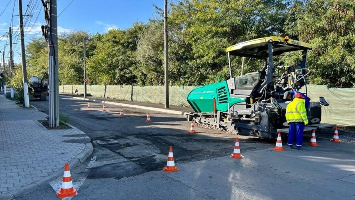 Continuă procesul de reabilitare a carosabilului pe strada Chiliei