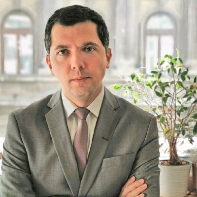 Tătaru, ING: Prețul petrolului și presiunile inflaționiste prelungesc perioada dobânzilor ridicate