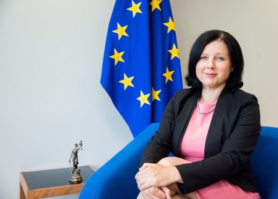 Vicepreședinta Comisiei Europene, Vera Jourova, vine luni în vizită oficială în România