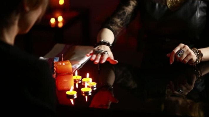 O universitate din Marea Britanie și-a deschis școală de magie. Studenții vor primi diplomă