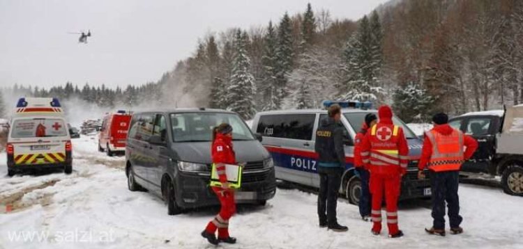 Patru persoane, decedate din cauza prăbuşirii unui avion de mici dimensiuni, în vestul Austriei