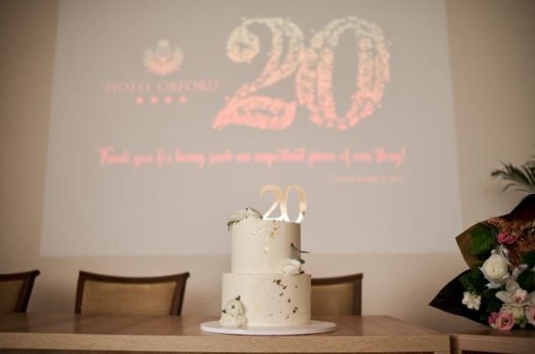 Hotel Oxford: Celebrarea a două decenii de excelență