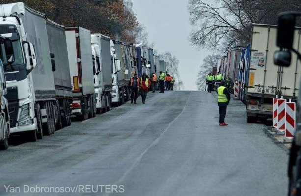 Ucraina: Kievul va încerca să evacueze camionagii blocaţi de un protest în Polonia