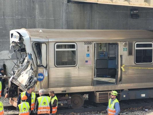 SUA: Zeci de raniţi într-un accident de tren în Chicago