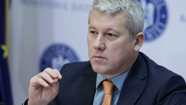 Cătălin Predoiu l-a dat afară pe rectorul Academiei de Poliție