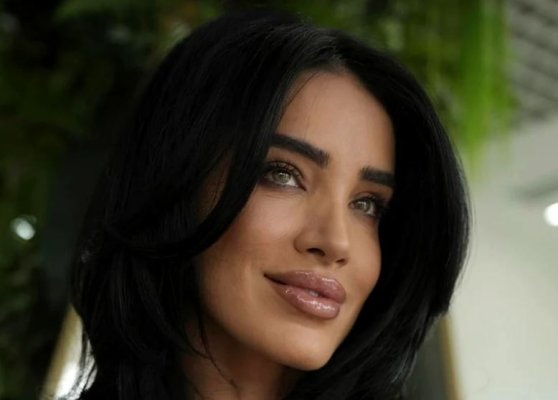 Adelina Pestrițu a scos angajații unui hotel din Sri Lanka în curte și i-a învățat să joace hora românească