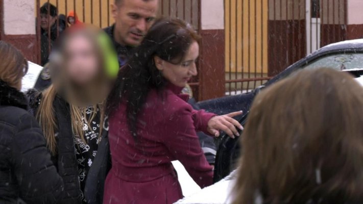 Adolescenta de 16 ani,  care și-a înjunghiat pedagogul, nu ar regreta fapta
