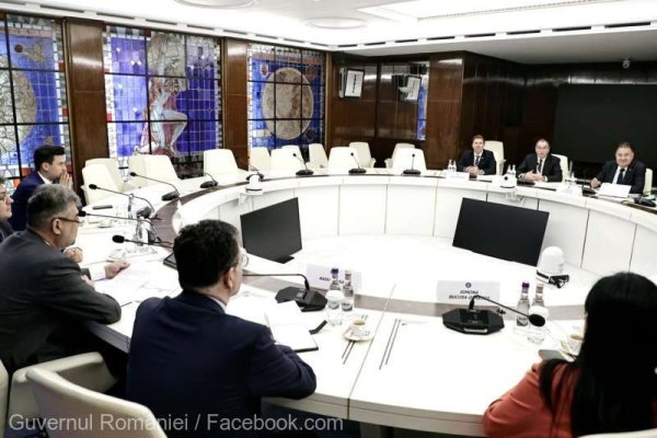 Premierul a discutat cu o delegaţie a grupului Renault despre planurile de extindere a investiţiilor companiei în România