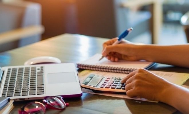 Trecerea de la Revisal la REGES-Online, amânată? Firmele riscă amenzi și blocaje, angajații haos în contracte și întârzierea angajărilor