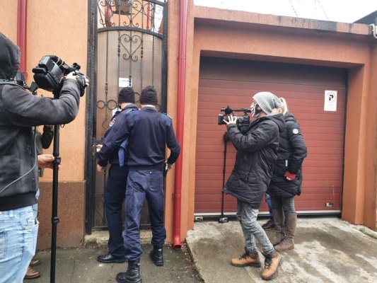Val de percheziți acasă la mai mulți funcționari publici, într-un caz de corupție