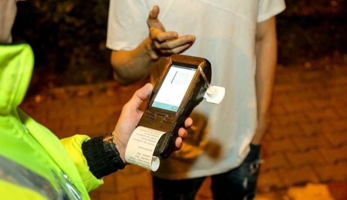 Minor rănit într-un accident, constrâns de şoferul drogat să nu meargă la spital