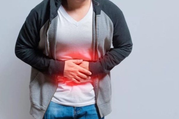 Arsurile la stomac și balonarea. Semnele unui cancer agresiv care nu dă simptome