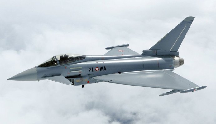 Germania va trimite patru avioane de luptă Eurofighter în România