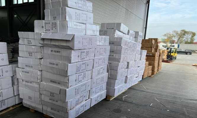 Încălțăminte contrafăcută, în valoare de peste 2.700.000 lei, descoperită de poliţiştii de frontieră constănțeni
