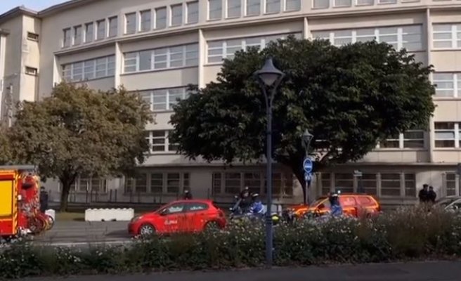 Alertă cu bombă în Franţa. Nouă şcoli au fost evacuate