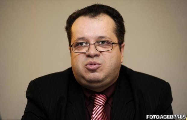 Un bugetar a deținut nu mai puțin de 14 funcții în același timp, la stat
