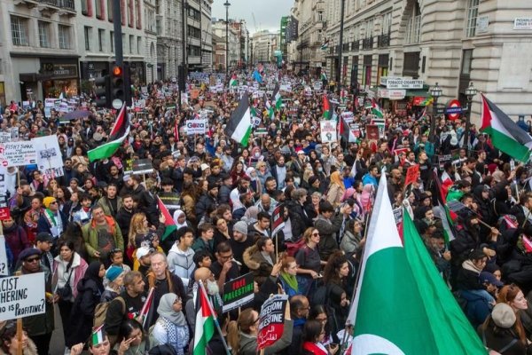 Israelienii protestează după ce Netanyahu l-a demis pe ministrul Apărării 