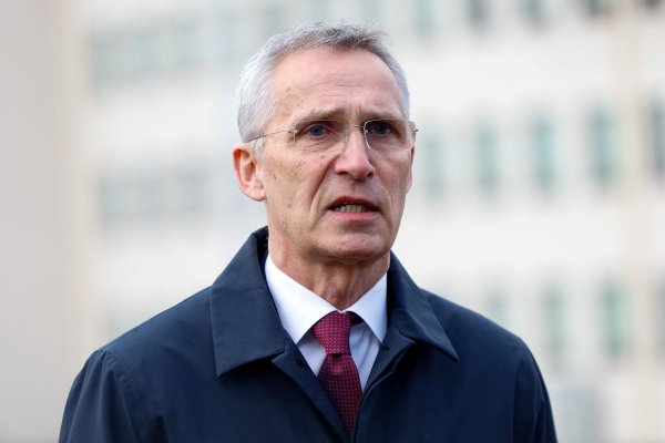 NATO scoate armele nucleare din depozite și le pune în stare de prealertă