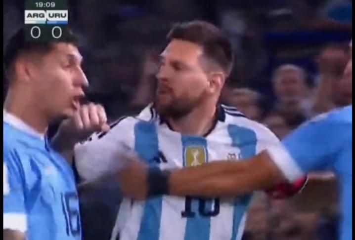 Messi si-a iesit din minti in timpul unui meci de fotbal. Gestul lui i-a socat pe spectatori