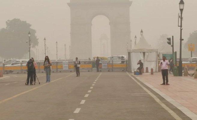 New Delhi, cel mai poluat oraş din lume, este învăluit într-o ceaţă toxică