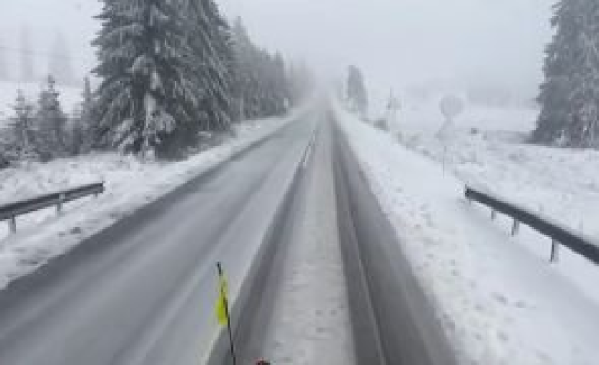 Zonele din România unde ninge deja abundent: s-a depus un strat consistent de zăpadă