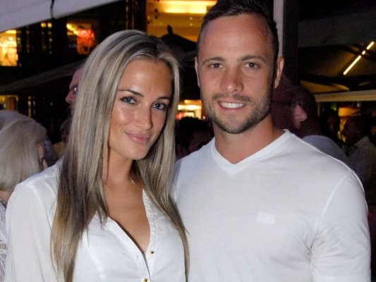 Celebrul Oscar Pistorius, sportivul care și-a ucis soția, va fi eliberat din închisoare
