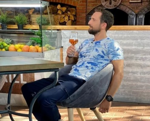 Ce prețuri astronomice practică vedetele în restaurantele lor! Te ușurează de bani cât ai zice pește