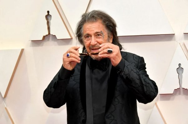 Al Pacino, obligat de judecători să-i plătească iubitei sale 30.000 de euro, lunar
