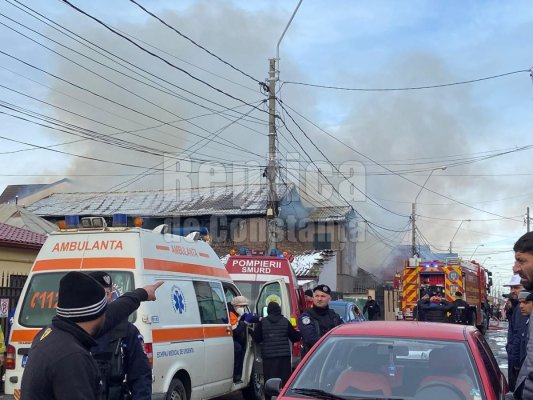 Incendiu violent la o casă, în cartierul Palas! S-a extins și la casa vecină! Video 
