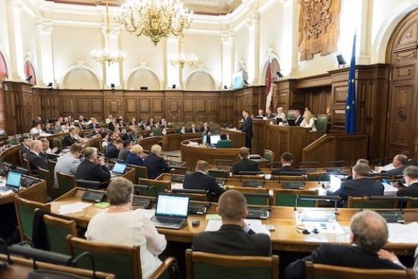 Parlamentul din Letonia a legalizat parteneriatele civile între persoane de acelaşi sex