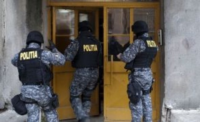 Percheziții la Tulcea într-un dosar de pornografie infantilă 
