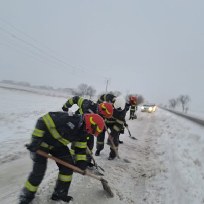 Weekend de foc pentru pompierii militari constănțeni, care au înfruntat urgia albă