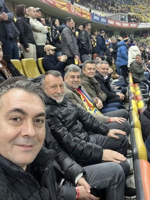 Politicieni la meciul România-Elveția. Ciucă s-a dus cu fiul și șeful Senatului din Cehia, Ciolacu cu colegi de partid  